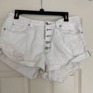 Free people white denim shorts// size 31